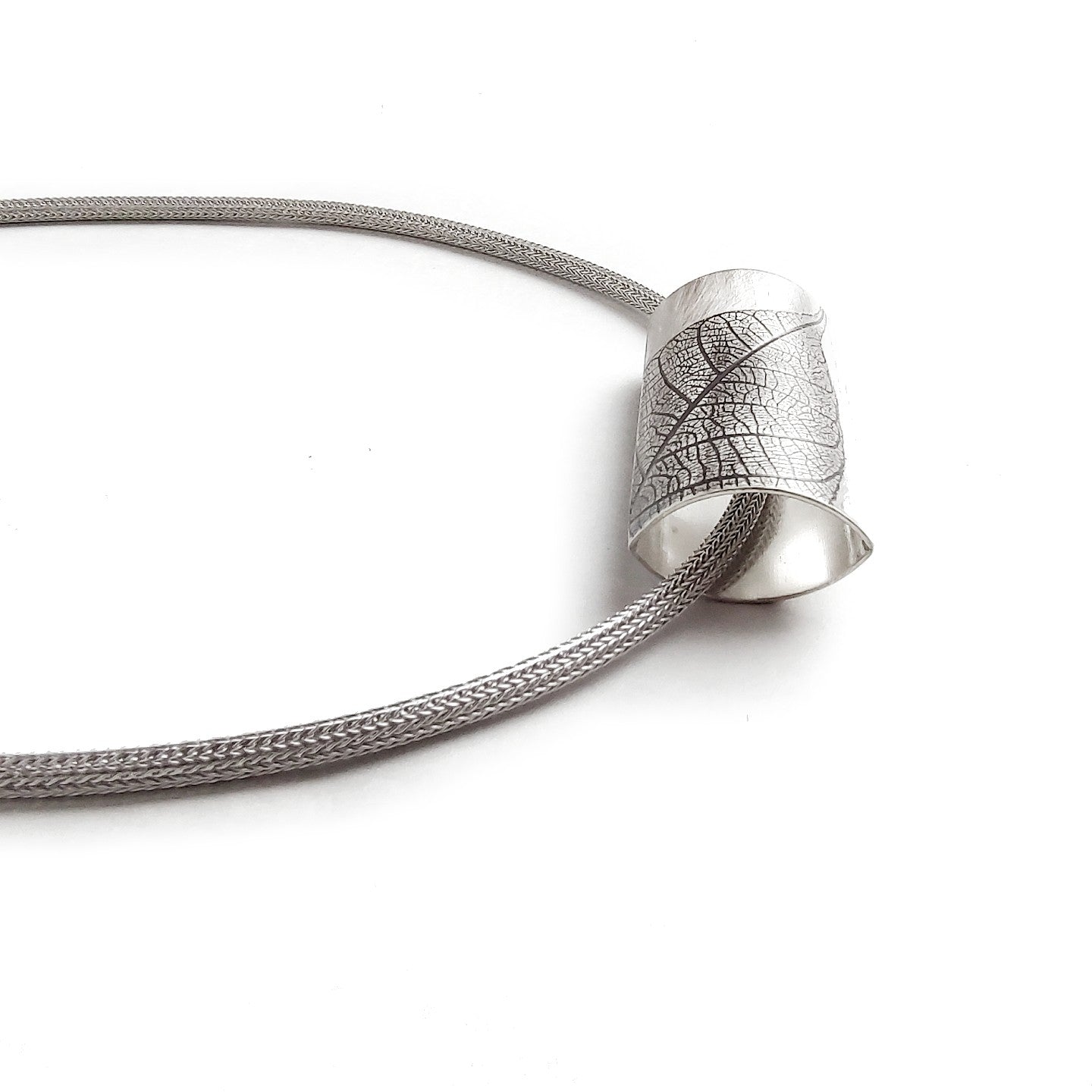 Leaf Series Mesh Necklace