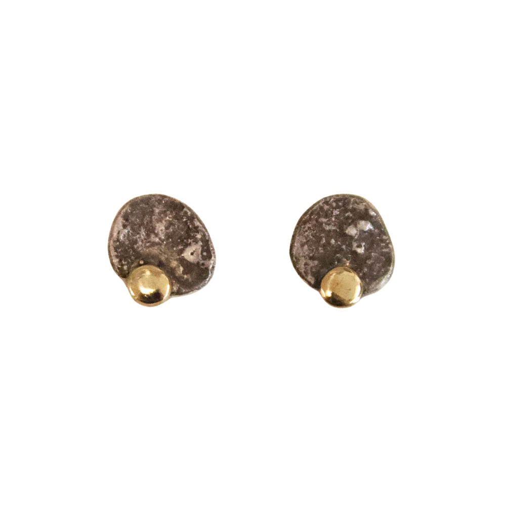 Sm Pebble Studs